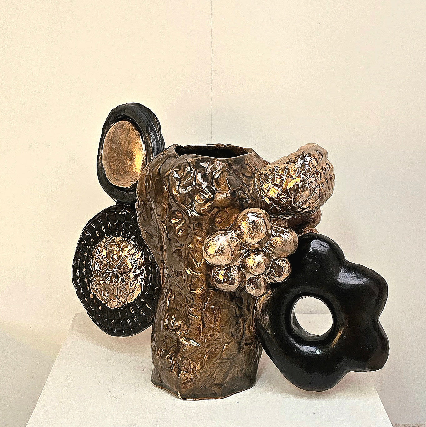 Juyeon Kim - 'The Gem Encrusted Vase 2'